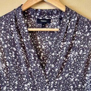 Theory Holt Renfrew 100% Silk Grey White V Neck Sleeveless Tunic Size US Medium